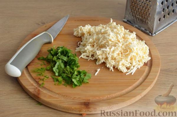 Фасолевый суп с плавленым сыром и беконом