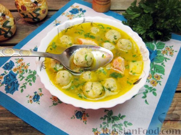 Куриный суп с сырными шариками и картофелем