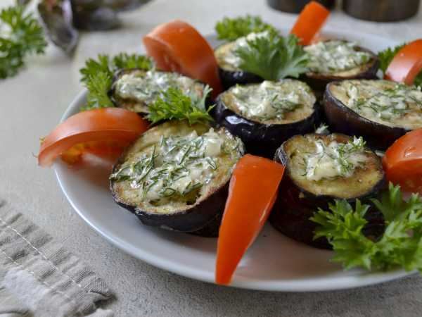 Жареные баклажаны с чесноком и майонезом